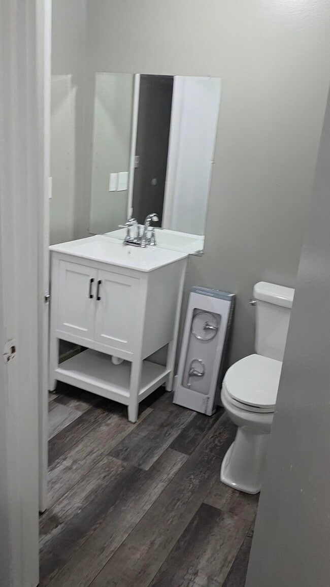 Building Photo - 505 Dorsey Ave