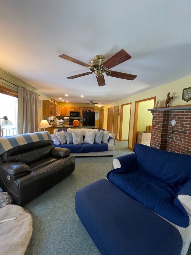 Building Photo - New listing!! A beautiful 3 bedroom 2.5 ba...