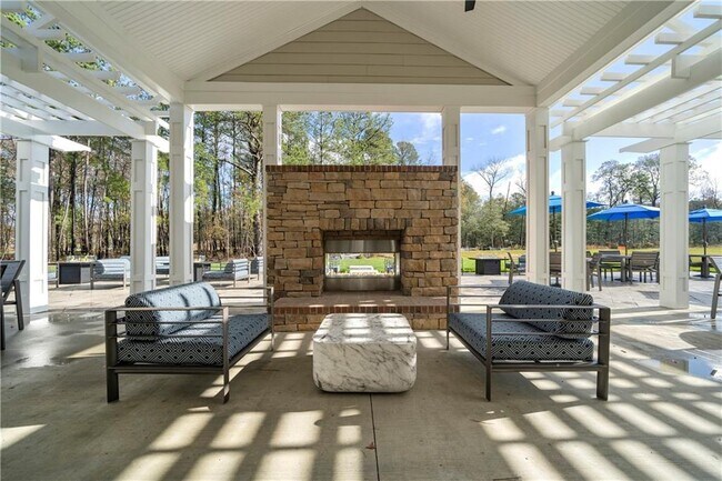 Building Photo - 8603 Underhill Dr