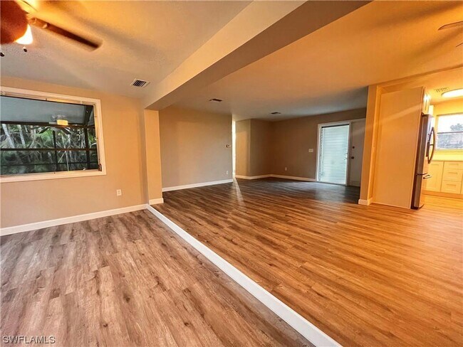 Building Photo - 733 Sesame Ct