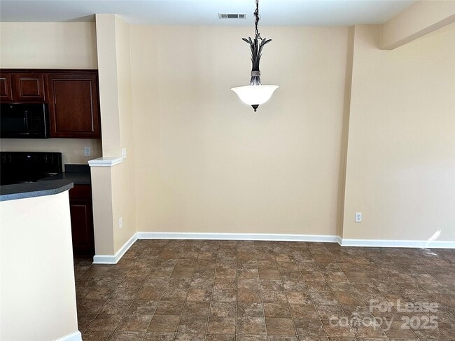 Building Photo - 7946 Mariners Pointe Cir