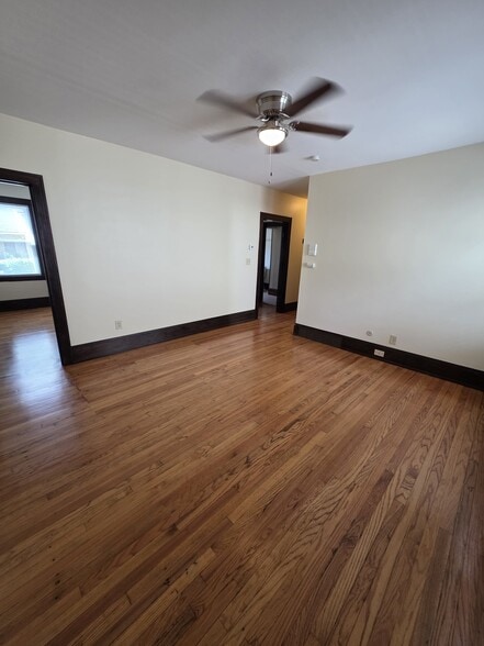 Building Photo - 1745 W 31st Pl