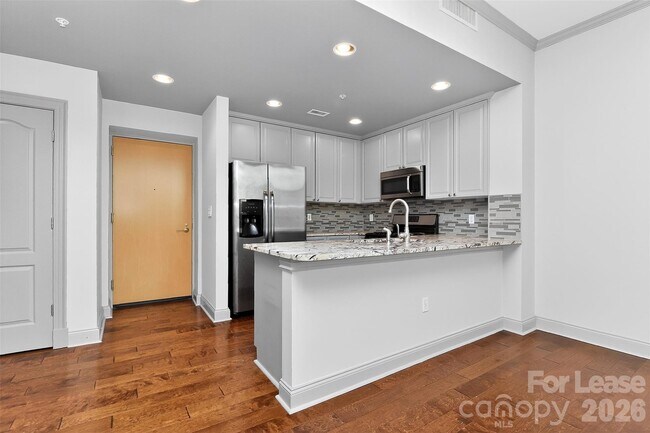 Building Photo - 315 Arlington Ave