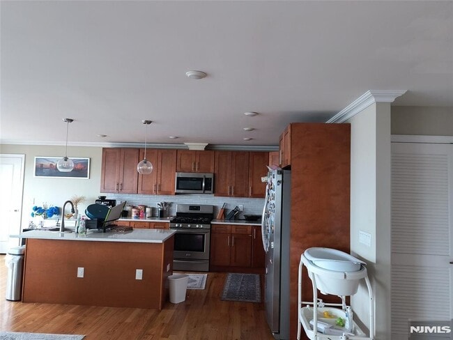 Building Photo - 6805 Meadowview Ave