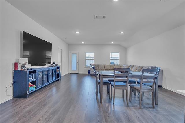 Building Photo - 1208 Community Way