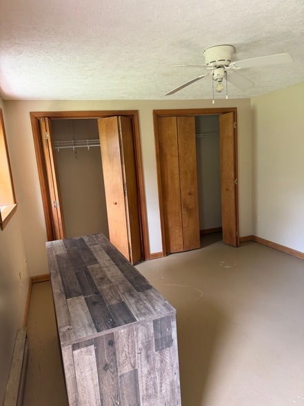 Building Photo - 421 Oak Grove Rd