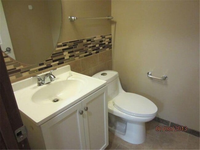 Building Photo - 5073 Dunkirk Pl N