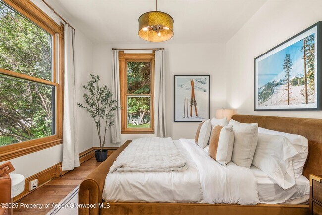 Building Photo - 500 W Francis St