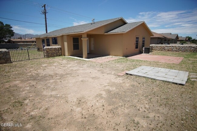 Building Photo - 10002 Cross St