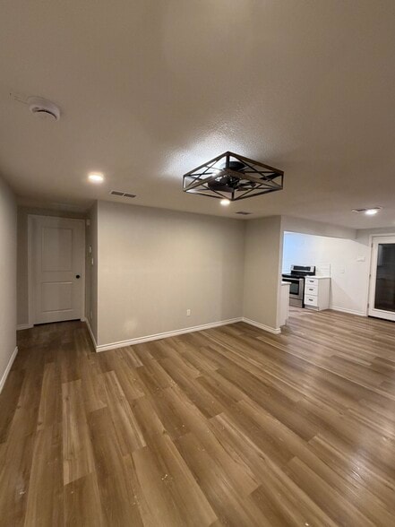 Building Photo - 2006 Cates St