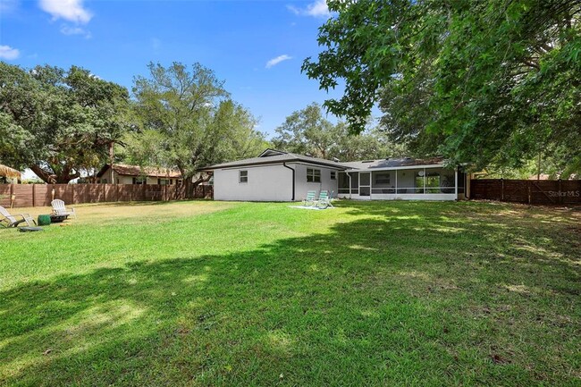 Building Photo - 412 Pinar Dr