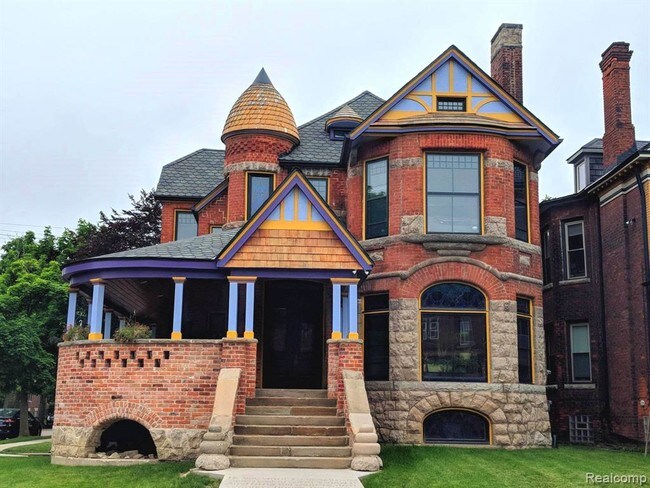 Building Photo - 4305 Trumbull Ave