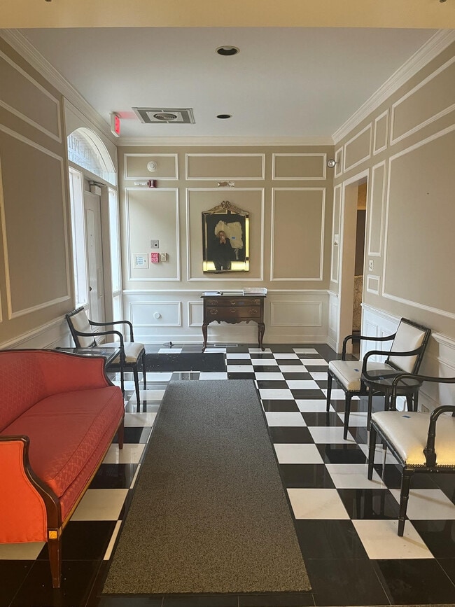 Building Photo - 1930 Sherman Ave