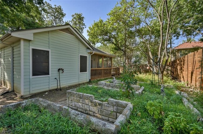 Building Photo - 4006 Lewis Ln