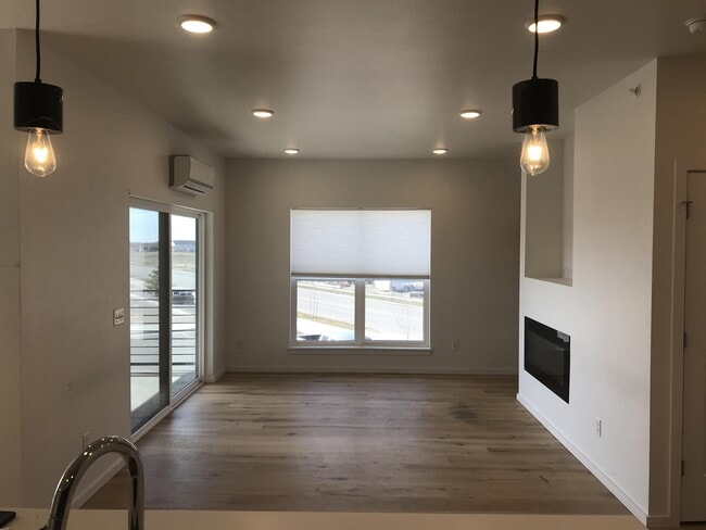 Building Photo - 2420 Tschache Ln