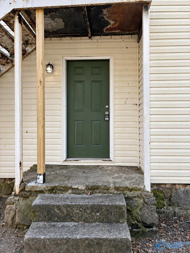 Building Photo - 9024 Mahogany Row SE