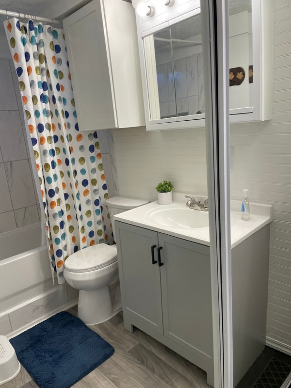 Building Photo - 4 S Gay Dr