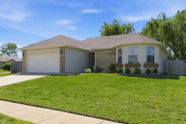 Building Photo - 1275 S Jaylin Ave