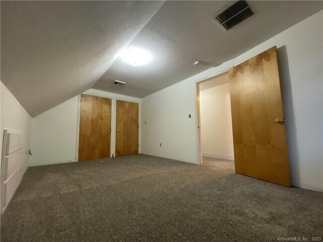 Building Photo - 247 Felt Rd