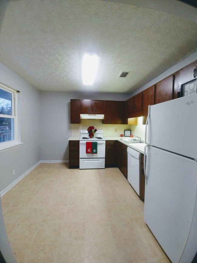 Tiffany court 3170 Tiffany Ct Colonial Heights TN 37663 Apartment