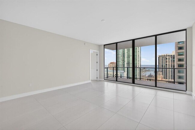 Building Photo - 275 1st Ave S