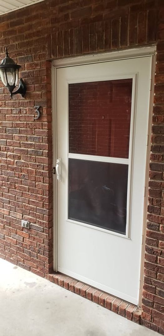 Building Photo - 3 Bedroom/2 Bath one level unit  ?  Kingsp...