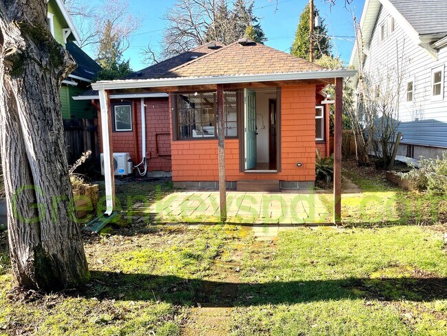 Building Photo - Sleek and modern 1-bedroom house in Arbor Lodge with spacious garage or workshop!