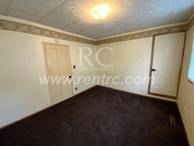 Building Photo - 411 Anderson-