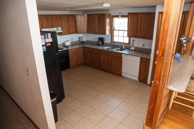 Building Photo - 40393 N Beachcomber Dr