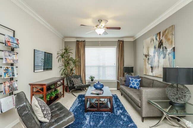 Building Photo - Downtown Luxury | 1-Bed with Style!