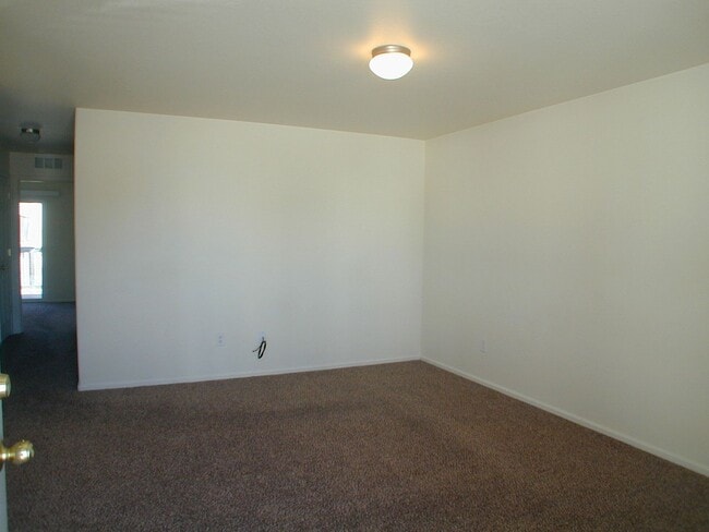 Building Photo - 308 Snyder Ave
