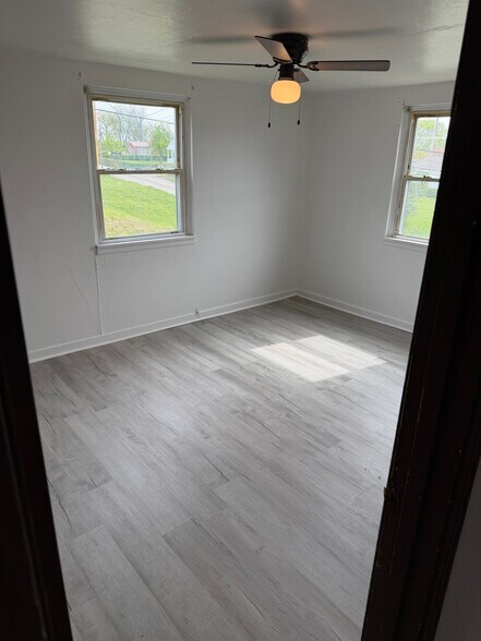 Building Photo - 1347 High Rd