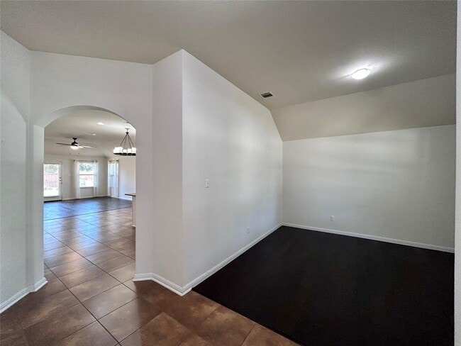 Building Photo - 180 Mystic Hollow