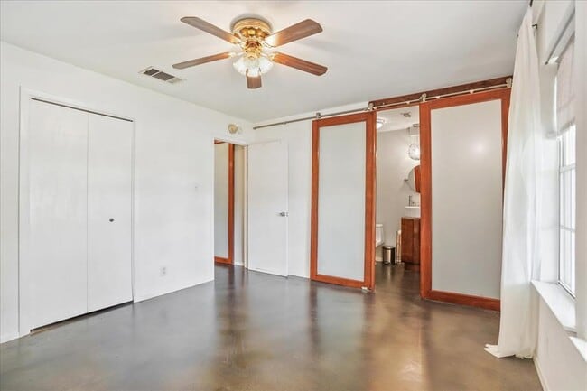 Building Photo - 5707 West Gate Blvd