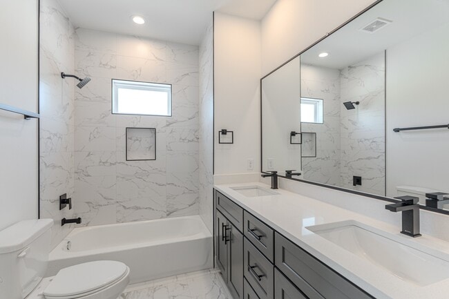 Building Photo - 7628 Inwood Hls Ln