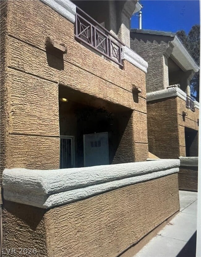 Building Photo - 8070 W Russell Rd