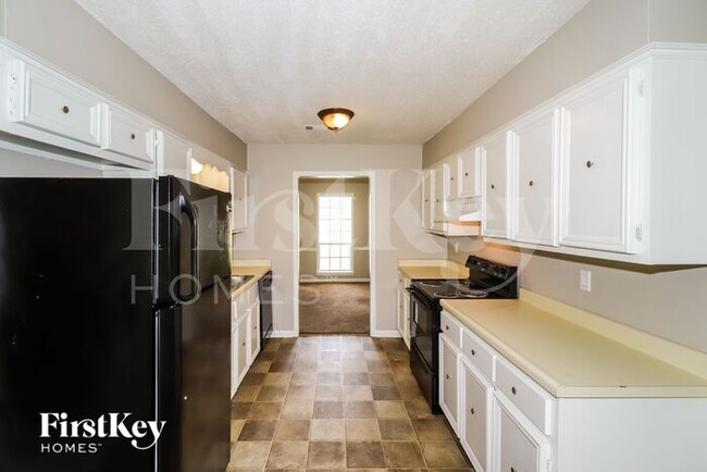 Building Photo - 6783 Seven Valley Dr