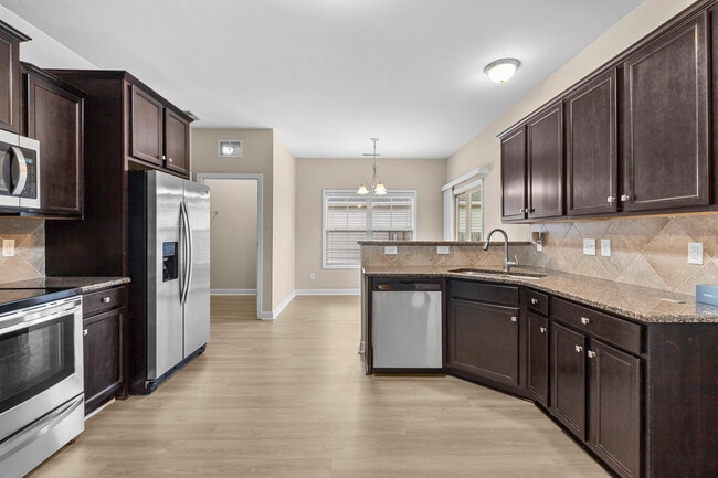 Building Photo - 518 New Hanover Trl