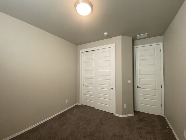 Building Photo - Single story 4BR/2Bath/Open Floor Plan/1907 Sqr Ft