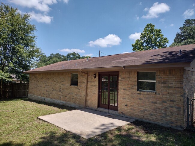 Building Photo - 102 Libby Cir