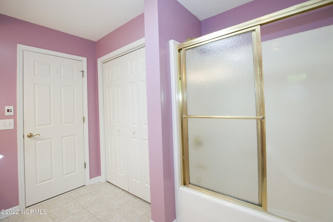 Building Photo - 127 Pine Lake Dr