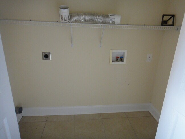 Building Photo - 3260 Mill Creek Rd