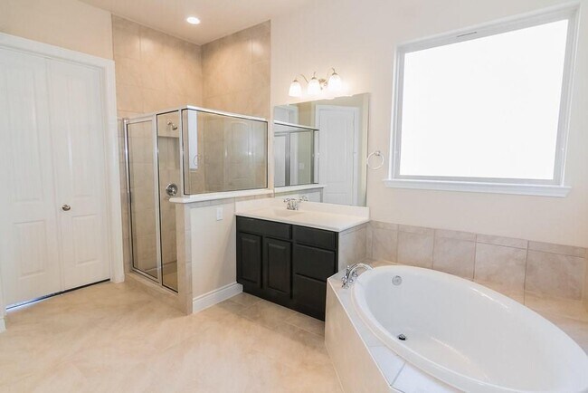Building Photo - 25618 Fleming Lodge Ln