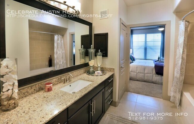 Building Photo - 10 X Living at Grandview
