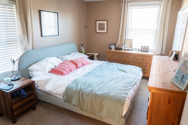 Building Photo - 4 Tyndale St