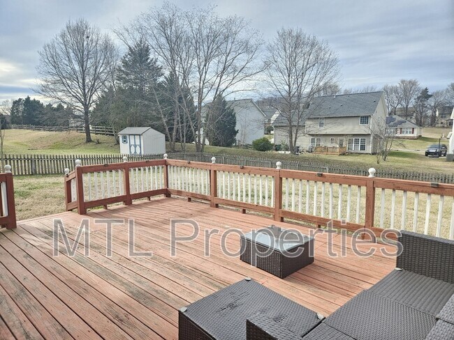 Building Photo - 2717 Hartley Hills Dr