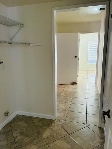 Building Photo - 45470 Clubhouse Dr