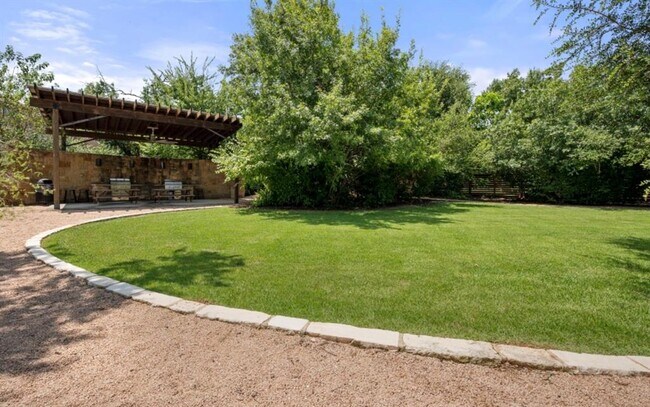 Building Photo - 7109 Cut Plains Trail