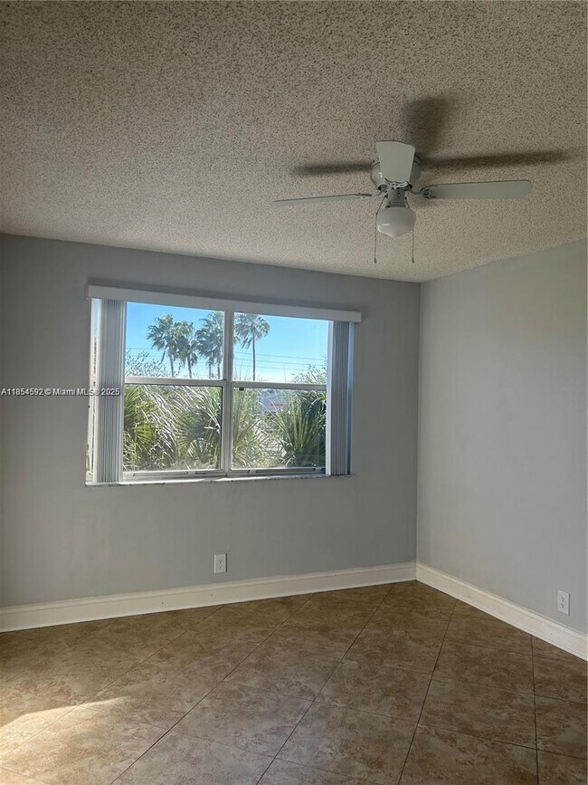 Building Photo - 8821 Wiles Rd