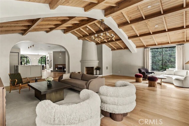 Building Photo - 738 San Lorenzo St